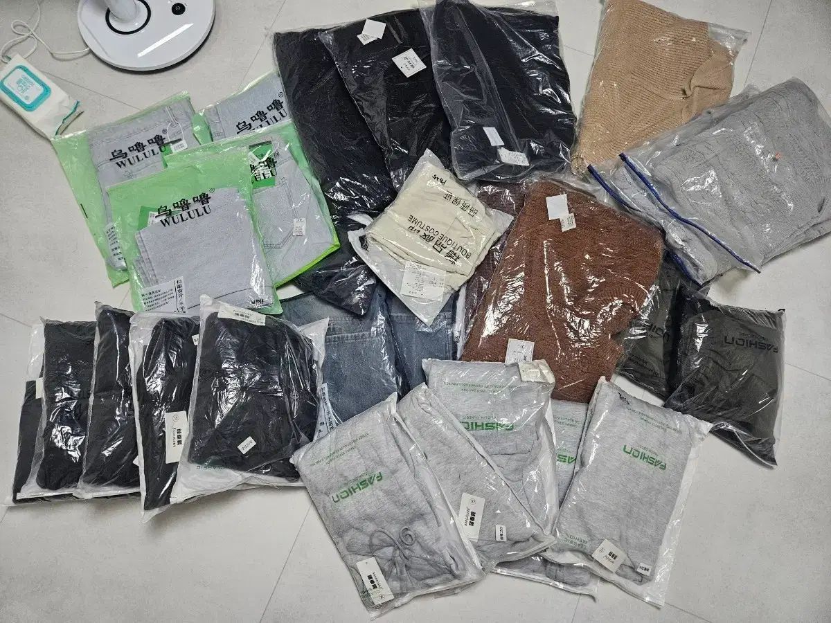 卸売服 出品