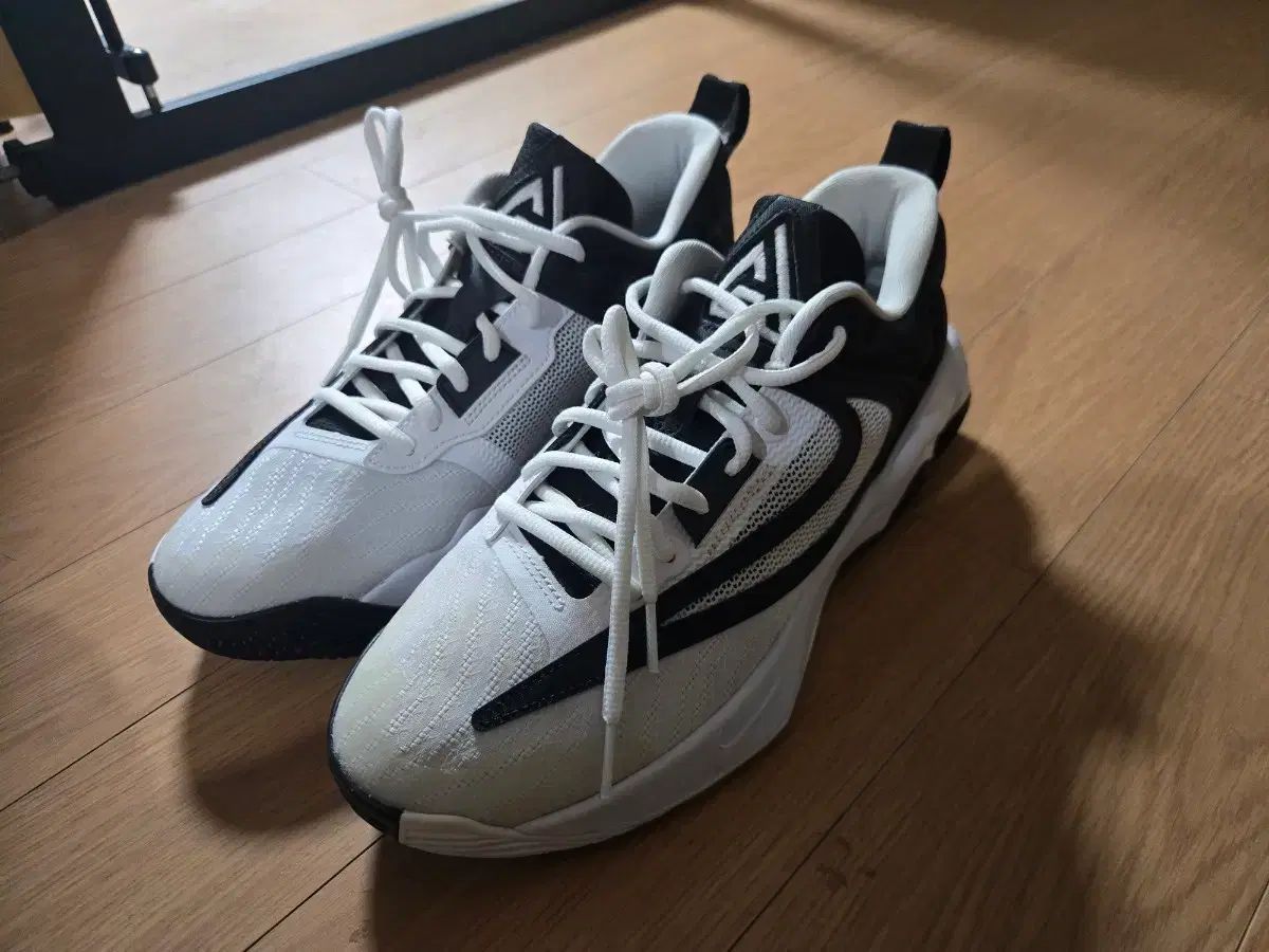 (新品 正規品) NIKE スニーカー Giannis(ヤニス) バスケシューズ DZ7534-100 270