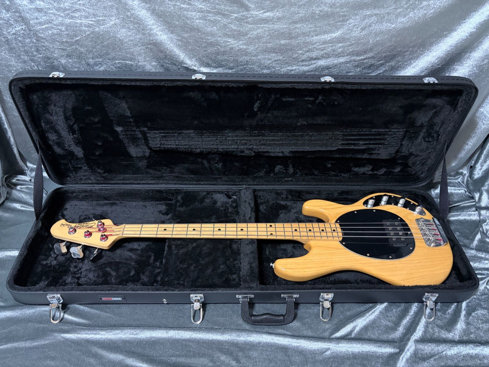 ★ハードケース付き Sterling by Musicman Ray34 ハムバッカー 3バンドEQ搭載 スティングレイ直系サウンド アッシュボディ 中古エレキベース USED