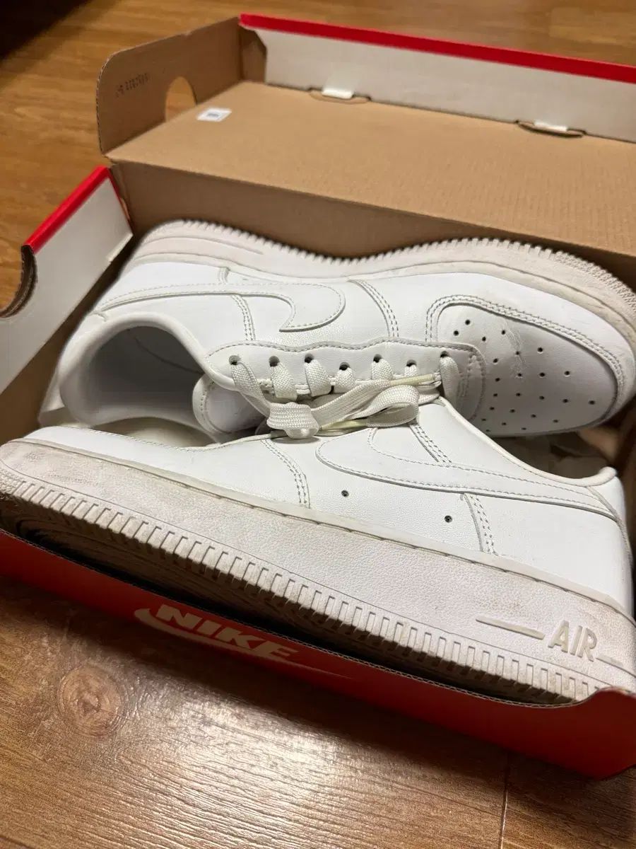 240 NIKE エアフォース