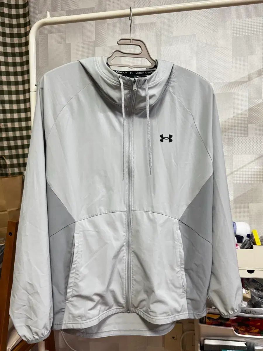 UNDER ARMOUR アンダーアーマー ウィンドブレーカー XL