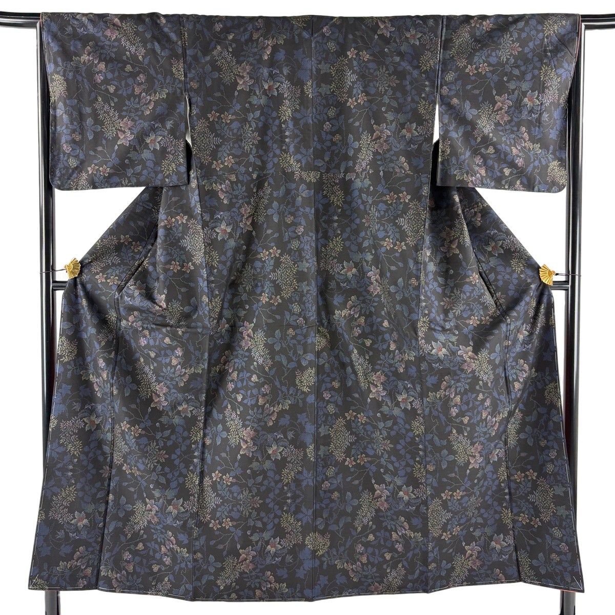 【美品】 紬 身丈151cm 裄丈65.5cm M 袷 草花 黒 正絹 秀品 【中古】