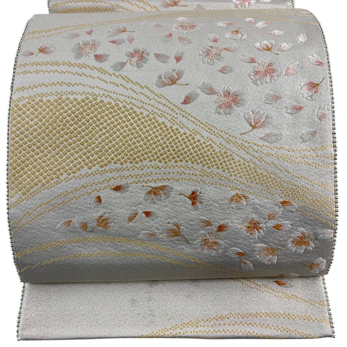 袋帯 名品 落款 中村玉緒 桜 花びら 箔 金糸 クリーム 六通 正絹 【中古】