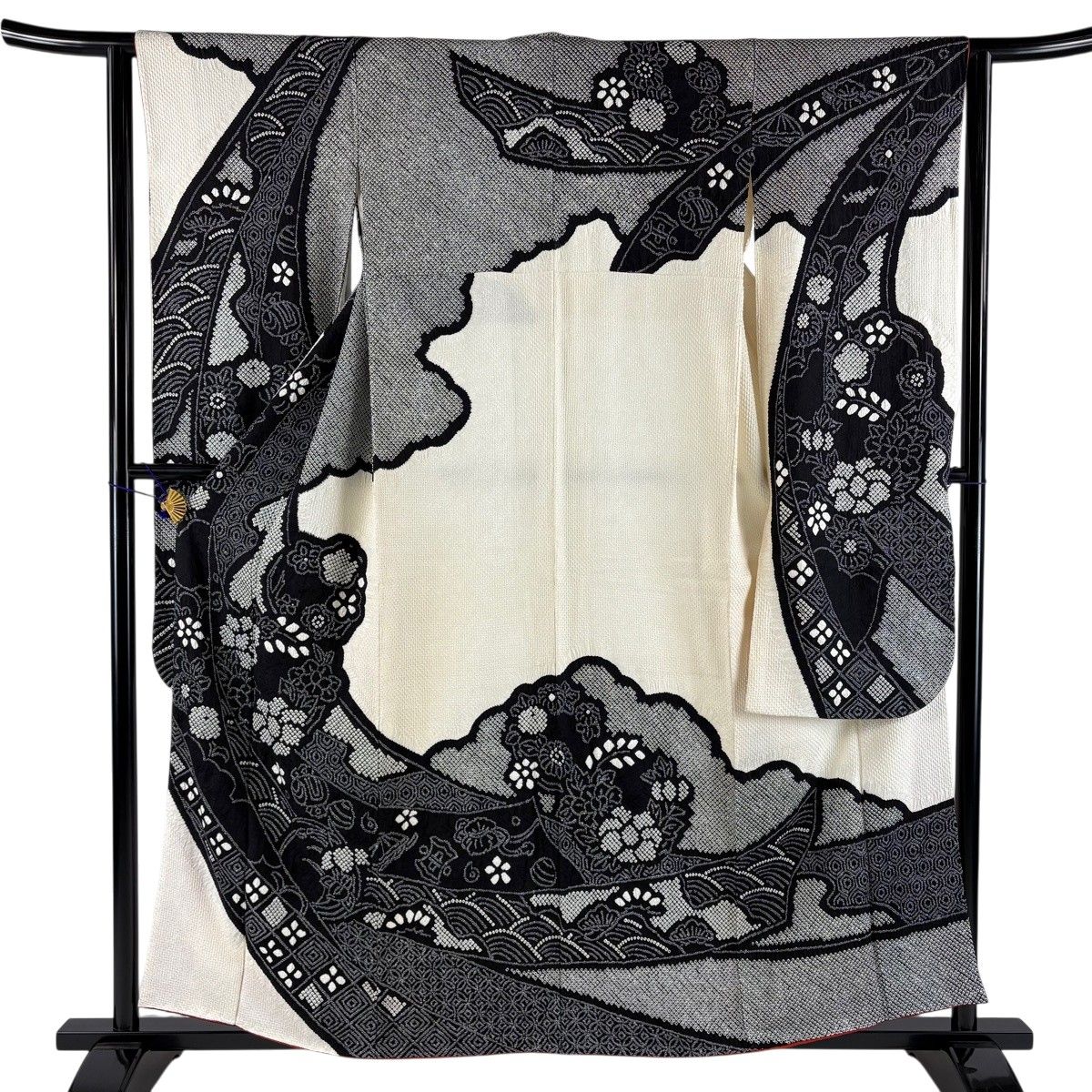 【美品】 振袖 身丈157cm 裄丈61.5cm S 袷 草花 熨斗 絞り 灰白 正絹 名品 【中古】