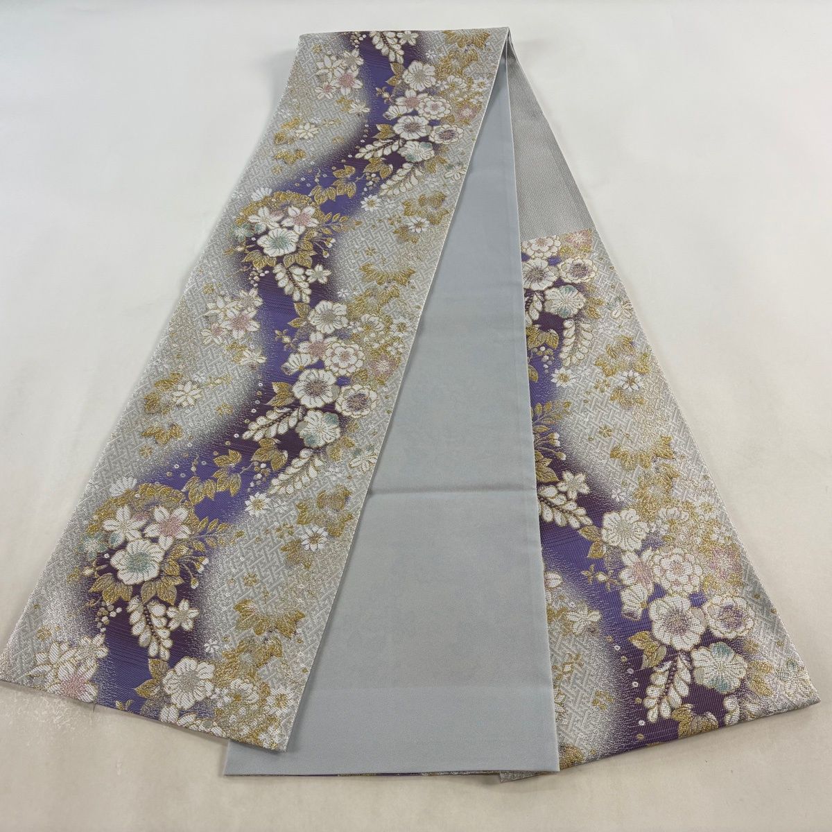 【美品】 袋帯 秀品 やまと 桜 紗綾形 箔 金糸 紫 六通 正絹 【中古】