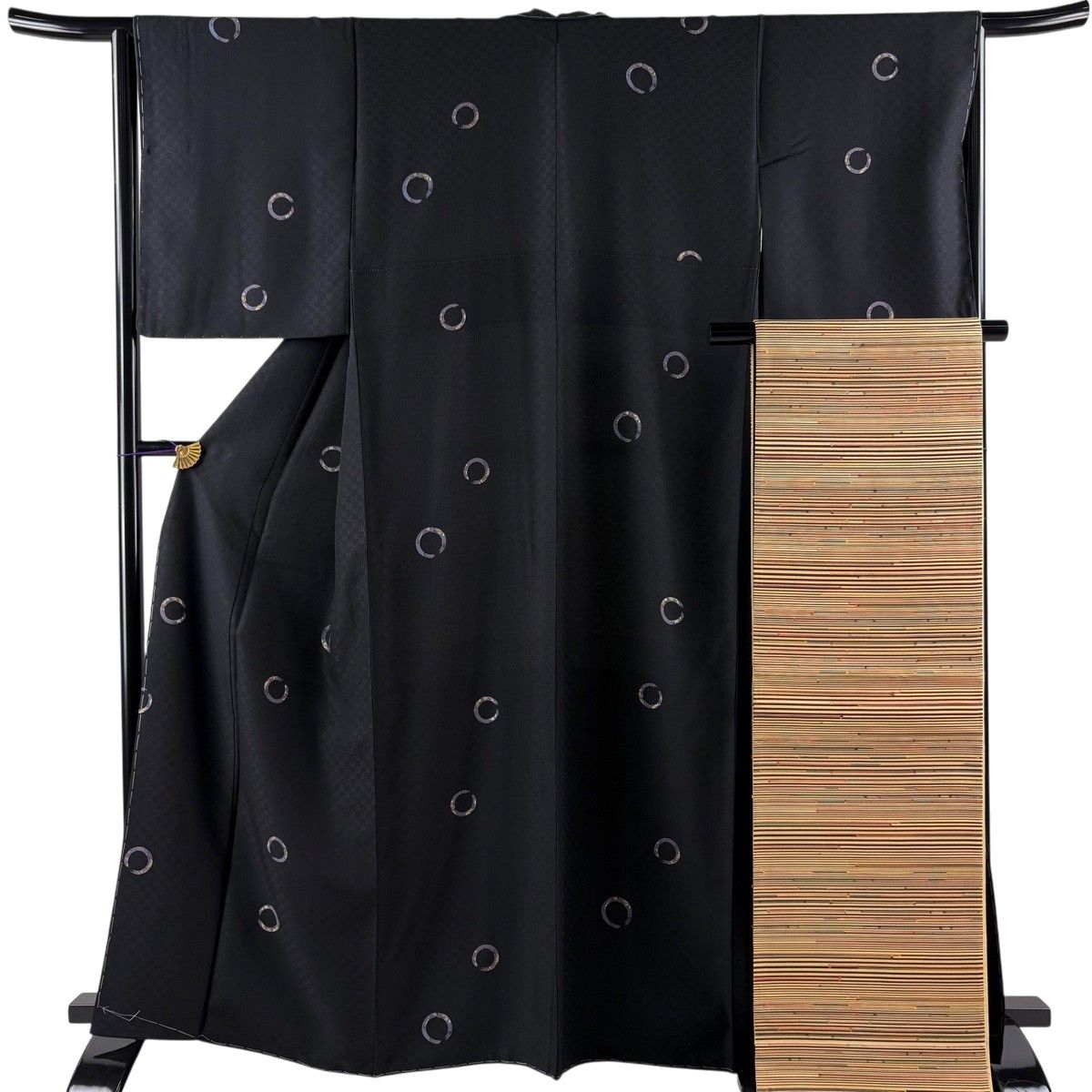 【美品】 小紋 身丈165cm 裄丈64cm M 袷 袋帯セット 輪 地紋 金銀彩 黒 正絹 秀品 【中古】