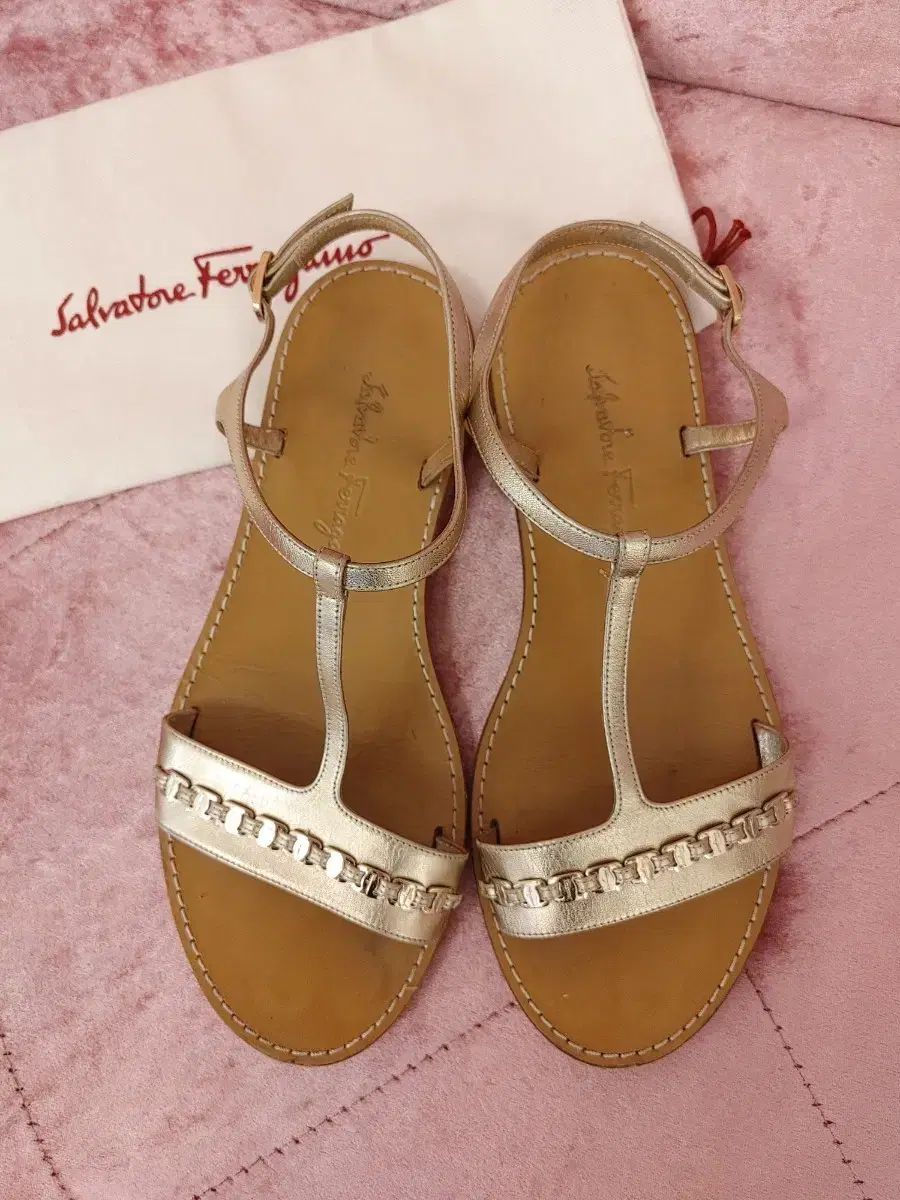 正規品 FERRAGAMO フェラガモ サンダル