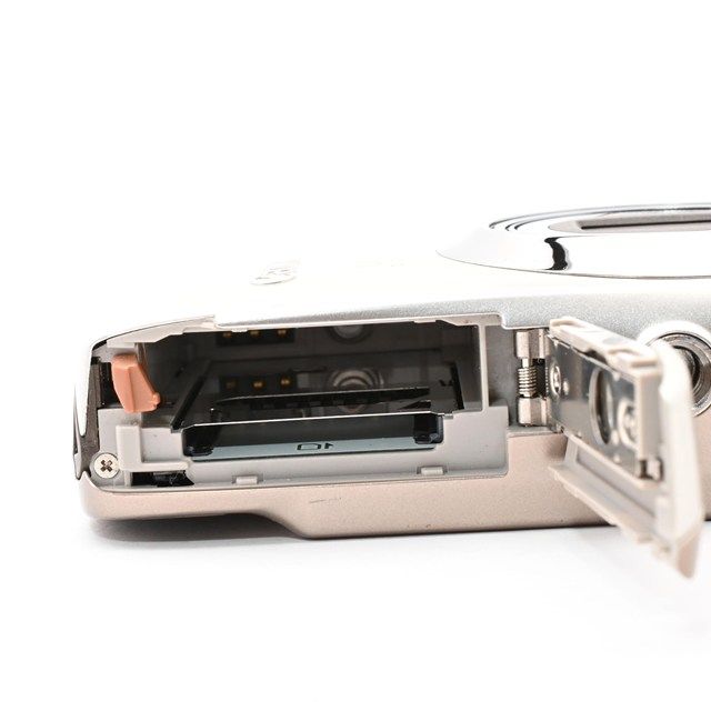 <並品> Canon デジタルカメラ IXY DIGITAL (イクシ) 830 IS シルバー <並品> Canon デジタルカメラ IXY DIGITAL (イクシ) 830 IS シルバー