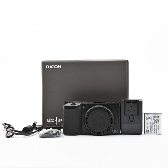 良品＞ RICOH GR III｜高級コンパクトデジタルカメラ｜シャッター数