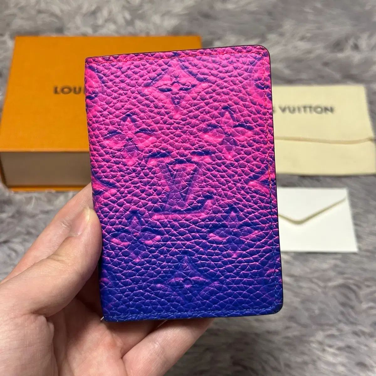 フルセット Louis Vuitton ルイヴィトン エクリプス トゥー丸のままオウルニゼール カードウォレット ブルーローズ