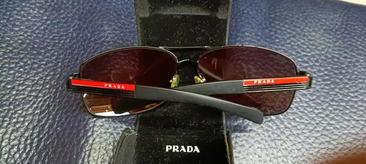 PRADA サングラス