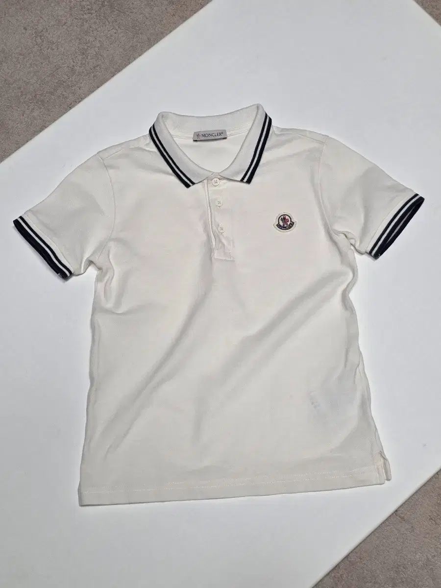 正規品 モンクレール 白 カラーTシャツ 8歳/130cm