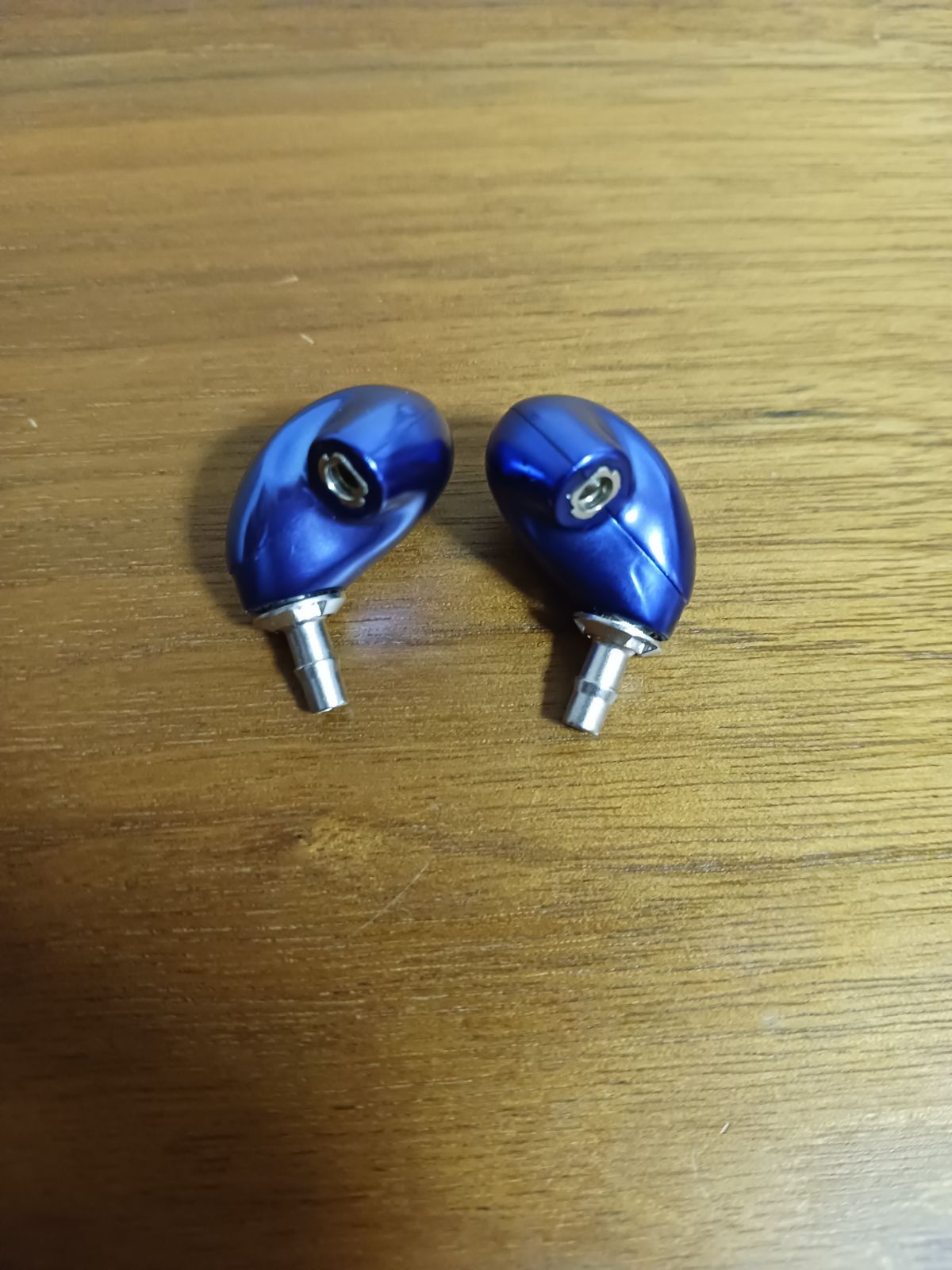 SHURE SE846 右耳動作確認済み、左耳ジャンク品 正規品)SHURE SE846 右耳 左耳のみ - メルカリ