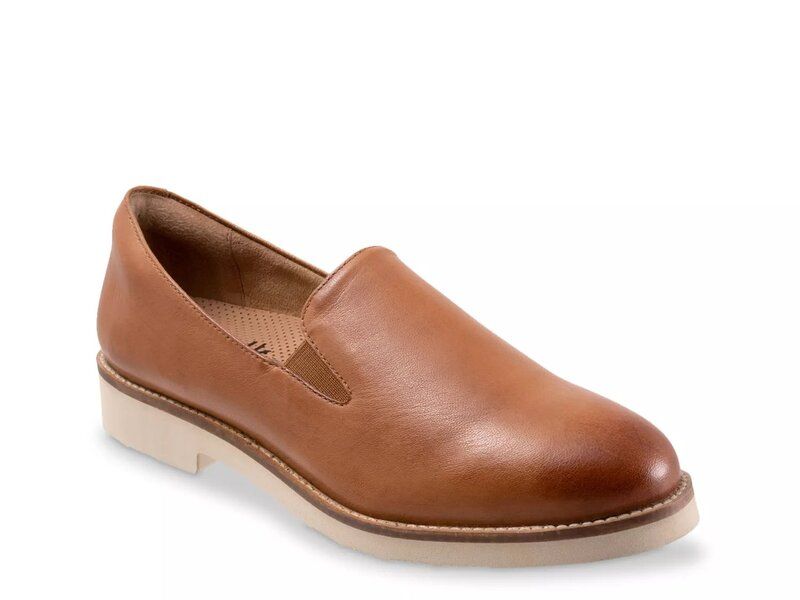 ソフトウォーク レディース シューズ スリッポン・ローファー Softwalk Whistle II SlipOn Cognac