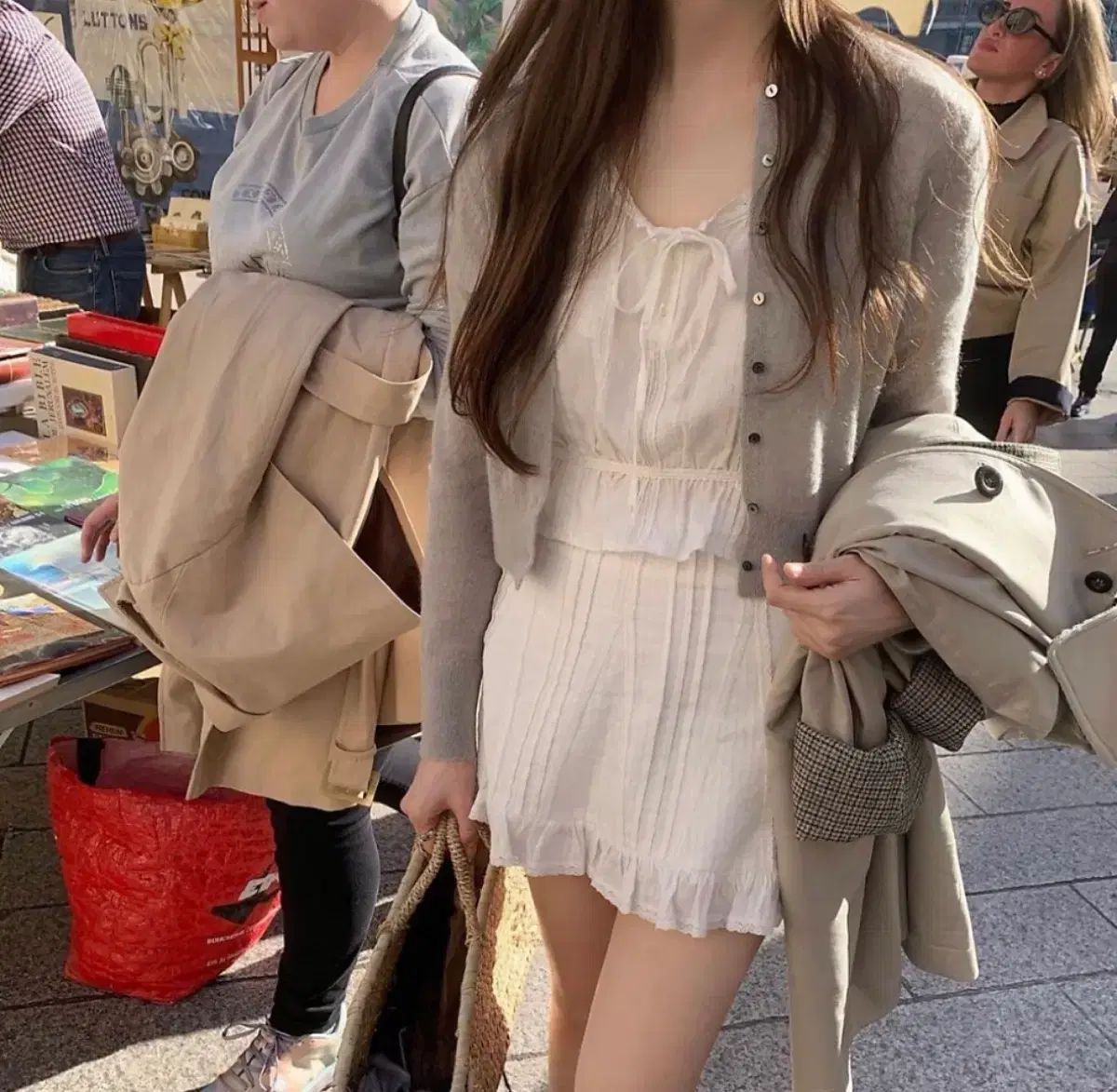 ザ・バーネット White Sud Pleatib Blouse