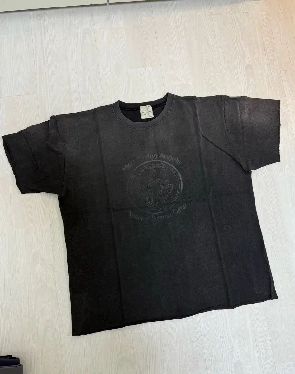 ロストタウンスサプライ Tシャツ f