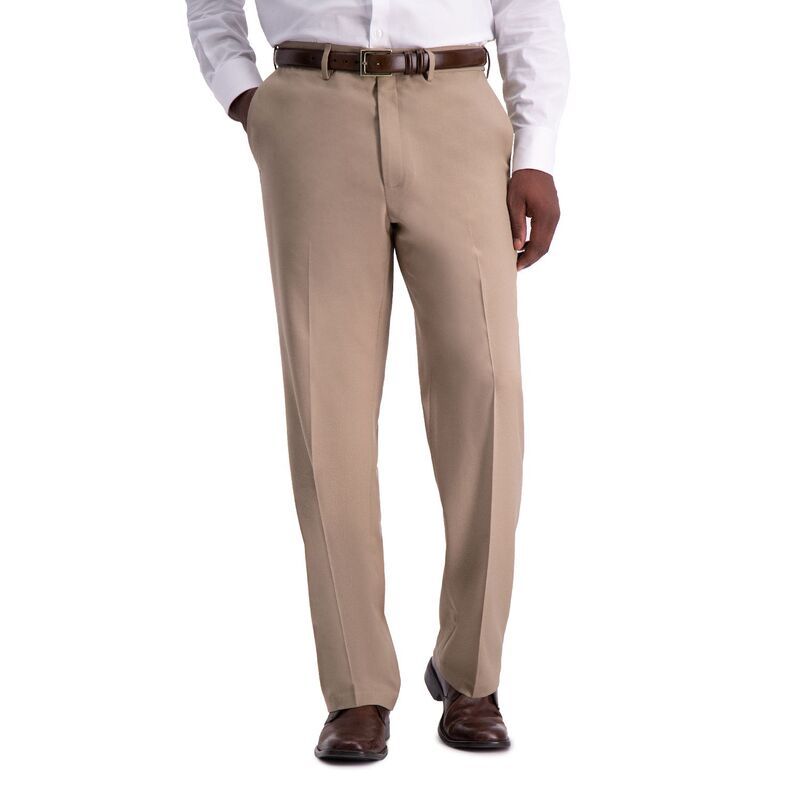 ハガー メンズ ボトムス カジュアルパンツ Men s HaggarR Premium Comfort ExpandableWaist ClassicFit Stretch FlatFront Dress Pants Medium Khaki カーキ