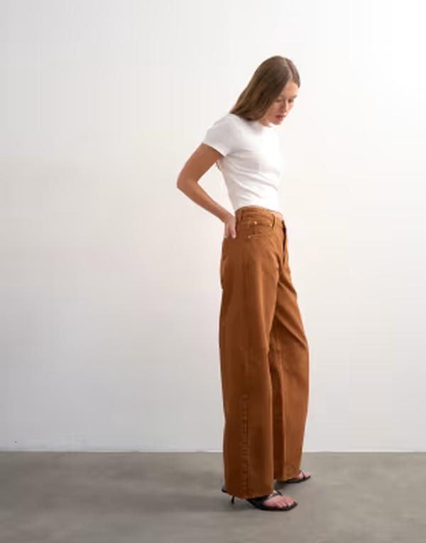 トップショップ レディース ボトムス デニムパンツ ジーンズ Topshop Barrel mid rise jeans in toffee