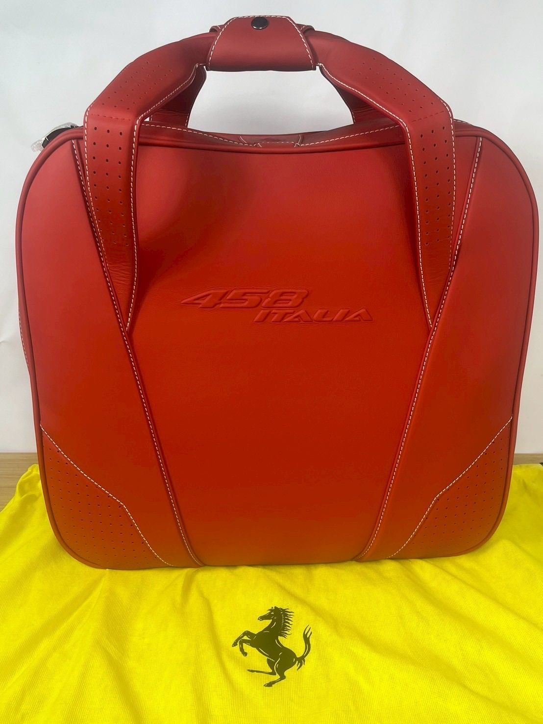 【埼玉発】Ferrari フェラーリ 458 Italia レザートラベルバッグ ボストンバッグ レッド 新品未使用