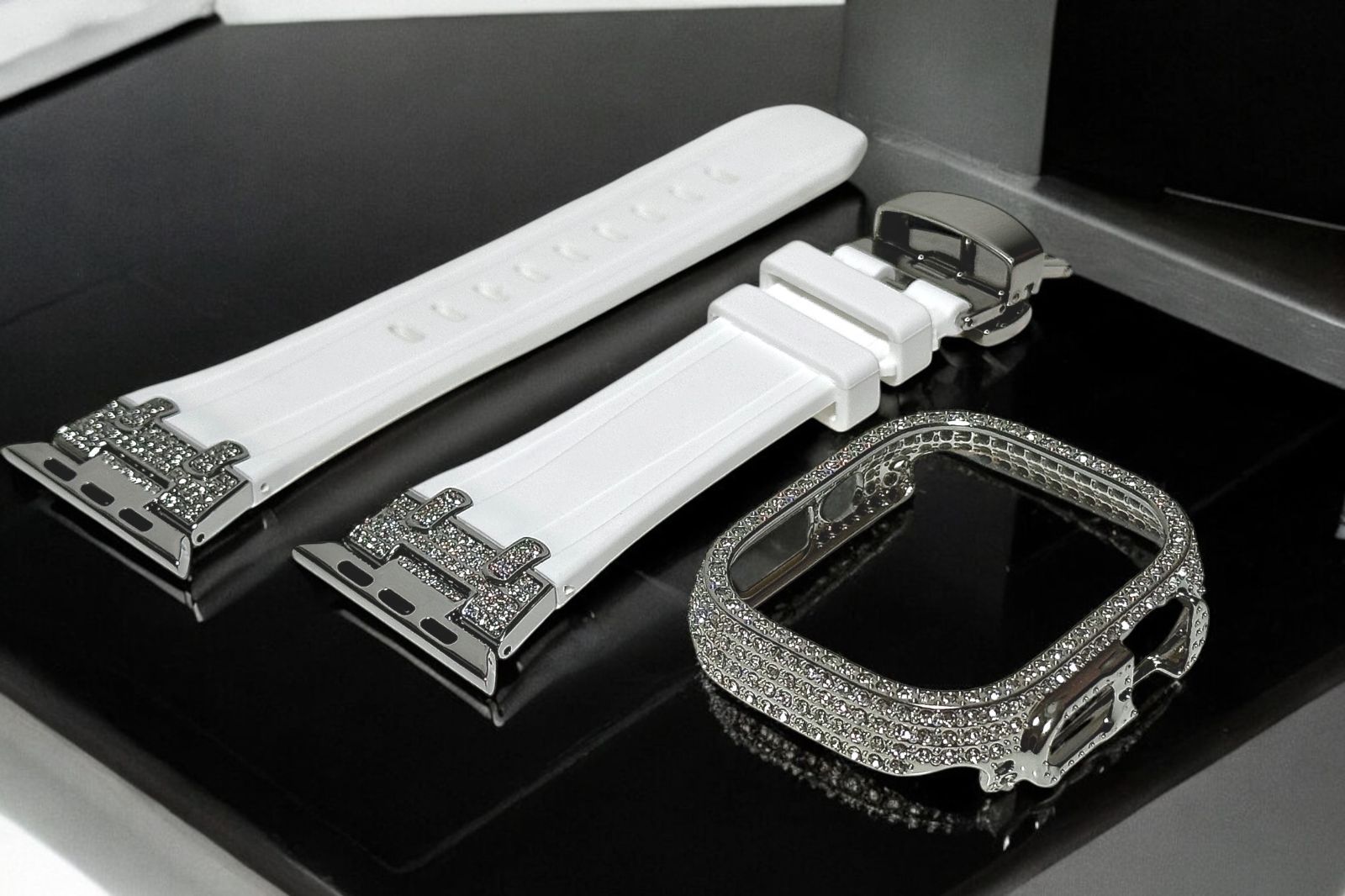 Vertis ホワイト◎アップルウォッチバンド ラバーベルト Apple Watch保護カバー メッキ キラキラケース ステンレス 41 42 44 45 46 49mm ultra1 2 3 ウルトラ 高級 ラグジュアリー ジルコニア メンズ レディース
