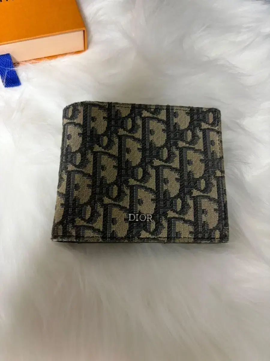 ディオール オブリーク 二つ折り財布