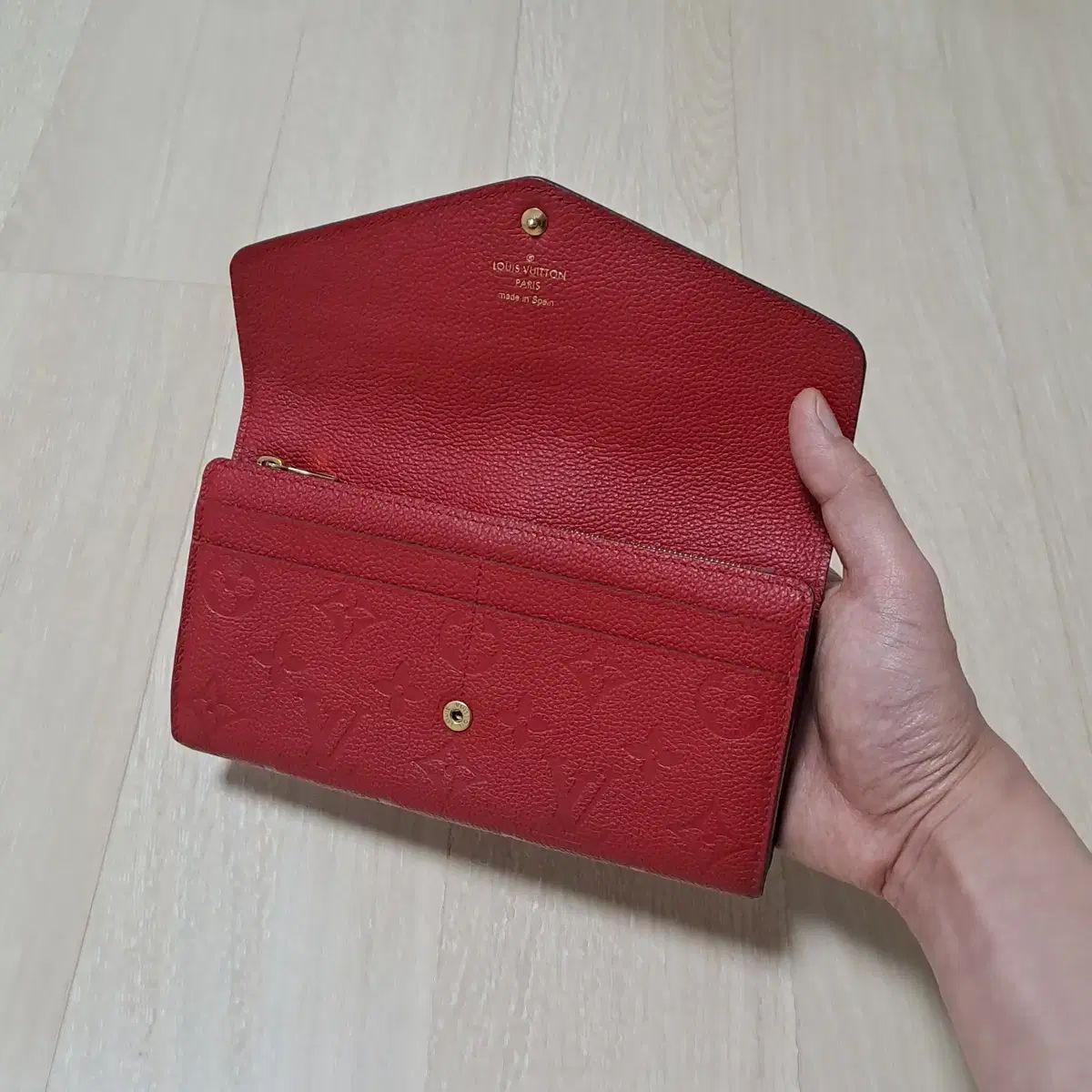 100%/正規品 Louis Vuitton サラ モノグラム・アンディゴ・グレイン 長財布