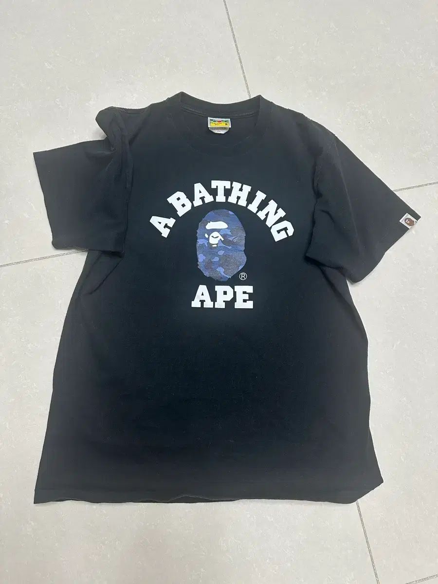 アベイシングエイプ カラー カモフラ カレッジ Tシャツ ブラック ネイビー 出品