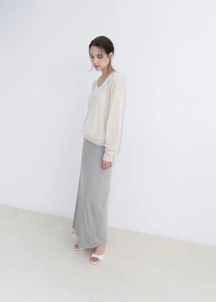 トーテ リネン Uネック ニット
