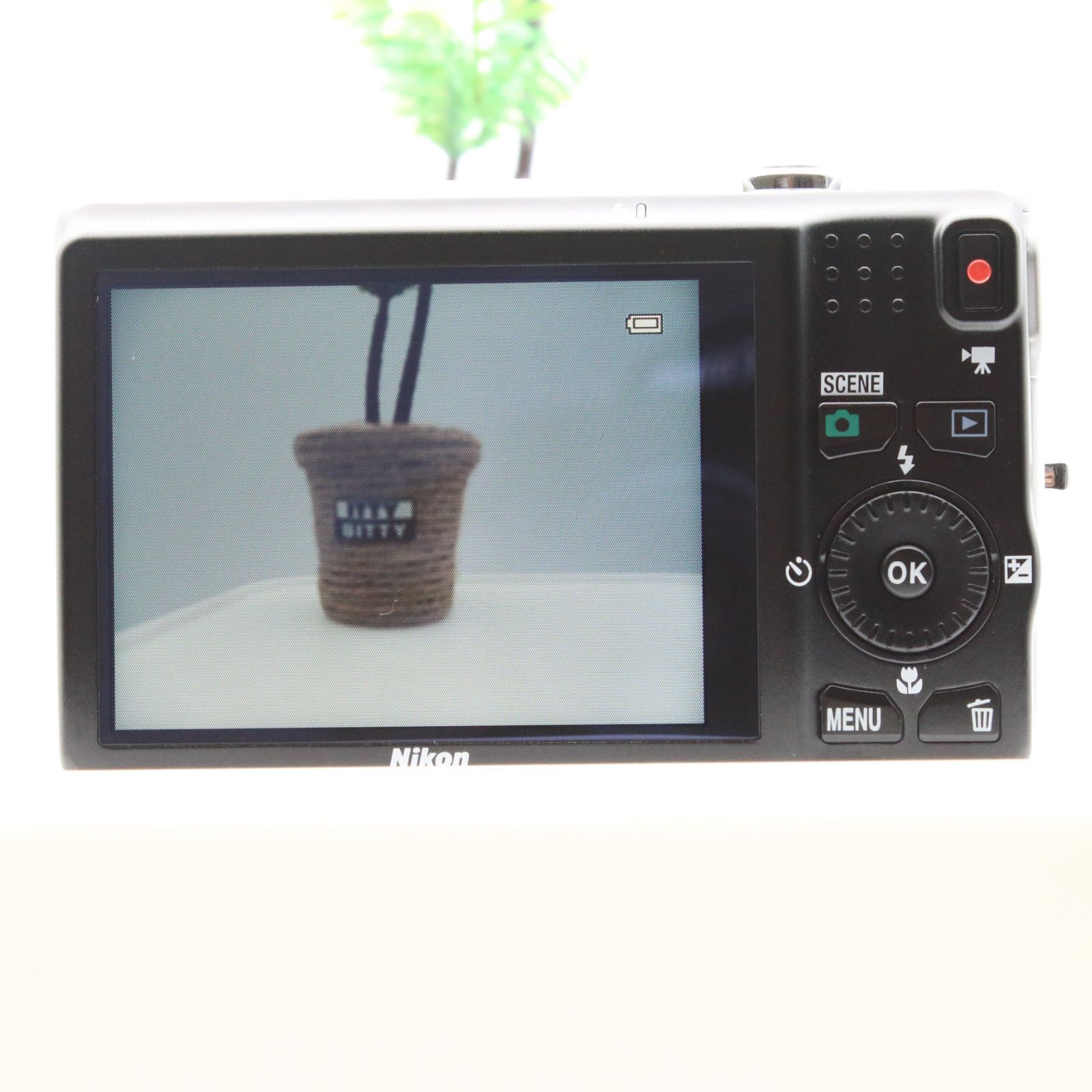 極上品】 Nikon COOLPIX S6200 ホワイト デジタルカメラ #084VV05119