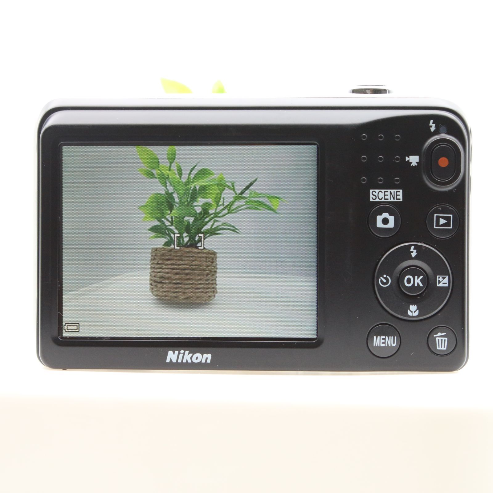 極上品】 Nikon COOLPIX A10 シルバー 光学5倍ズーム 1614万画素