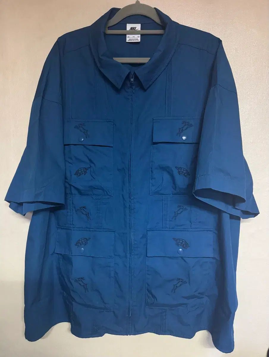 タグ付きほぼ新品) NIKE(ナイキ) 半袖シャツ 2XL