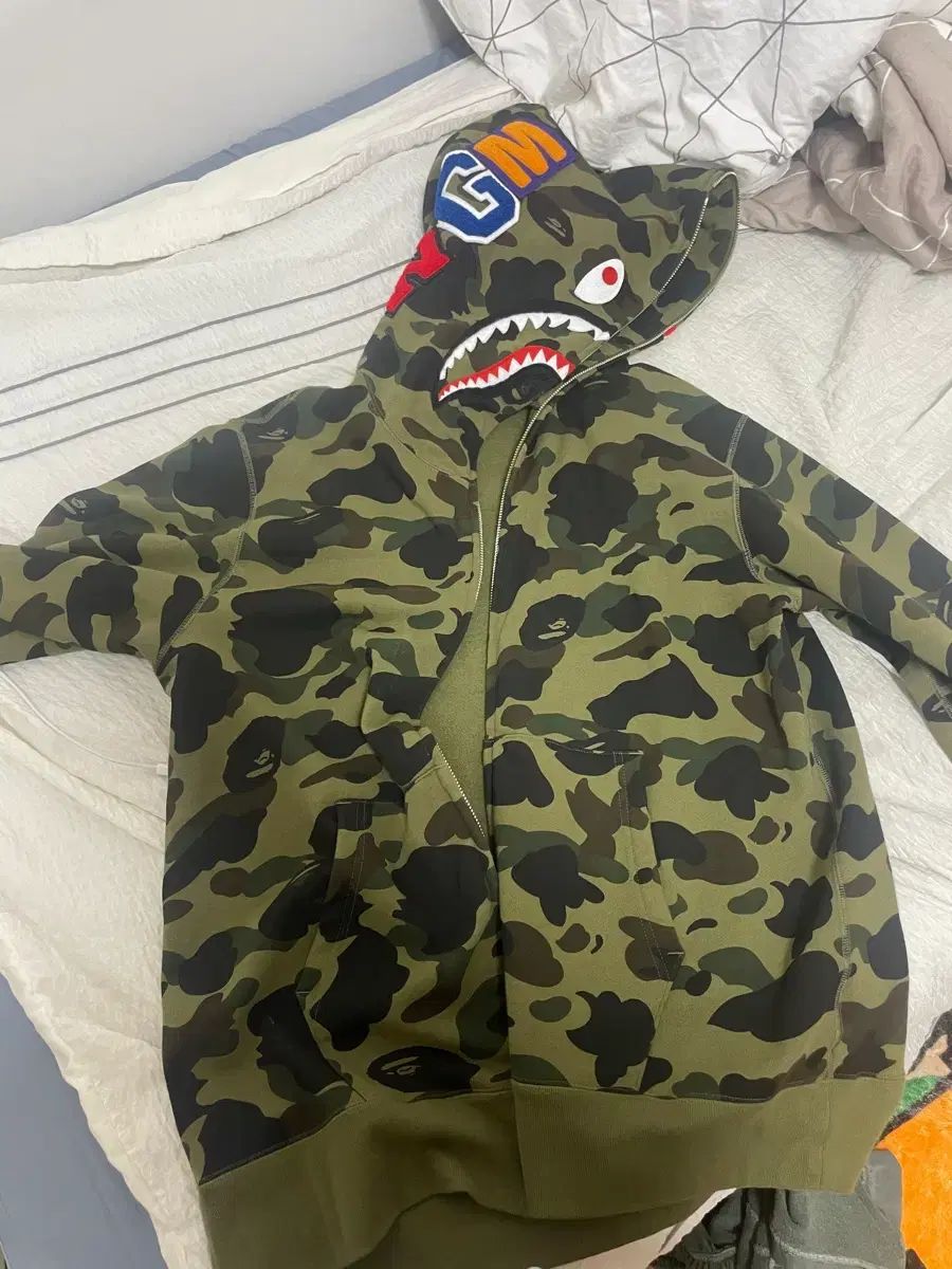 A BATHING APE FIRST カモフラ シャーク フール ジップ WHO フーディー アミ 迷彩柄 XL
