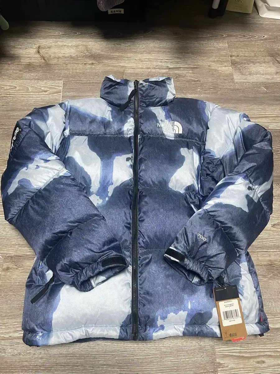 Supreme THE NORTH FACE ザノースフェイス ブリーチド ヌプシダウンジャケット