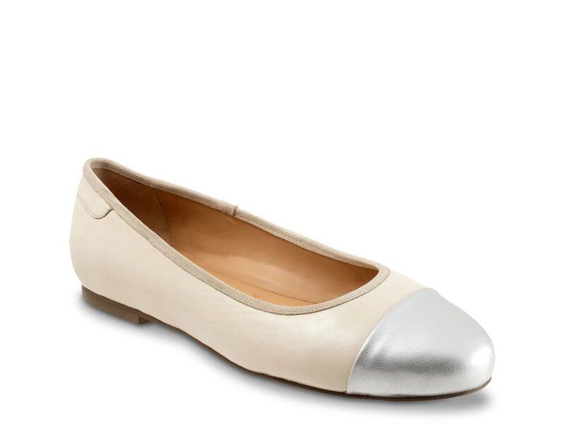 トロッターズ レディース シューズ パンプス Trotters Clara Ballet Flat CreamSilver クリーム