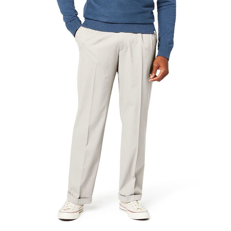ドッカーズ メンズ ボトムス カジュアルパンツ リラックスフィット プリーツ Mens Dockers Relaxed Fit Comfort Stretch Pleated Cuffed Khaki Pants Porcelain Khaki カーキ