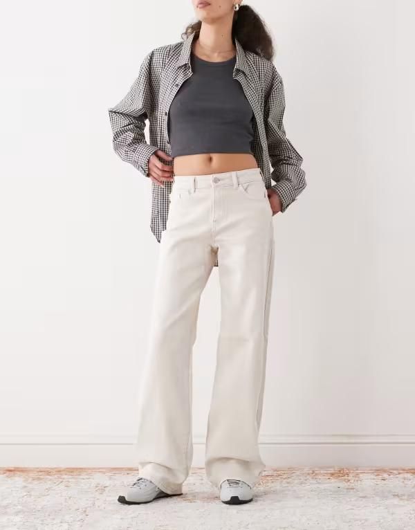 ノイジーメイ レディース ボトムス デニムパンツ ストレート ジーンズ Noisy Mayolanda mid rise straight leg jeans in ecru Pumice stone ストーン