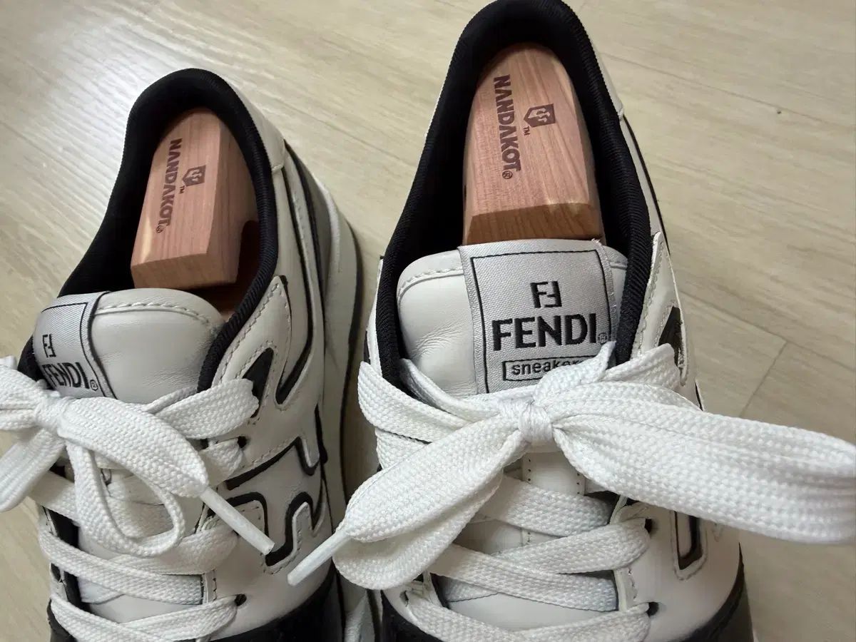 FENDI フェンディ スニーカー 42 - メルカリ