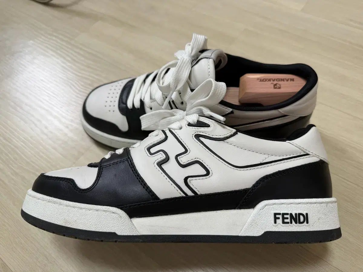 FENDI フェンディ スニーカー 42 - メルカリ
