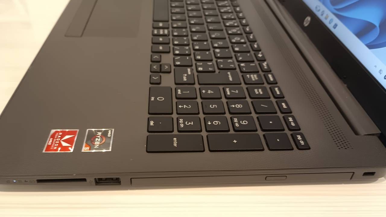 良品】ノートPC HP 255 G7 Ryzen 5 128GB