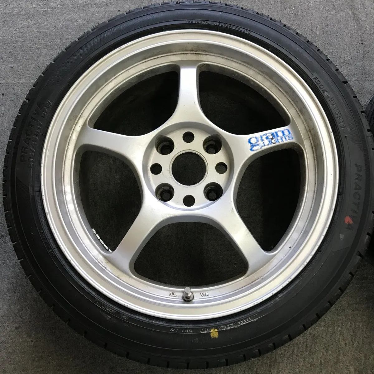 RAYS レイズ グラムライツ 17インチ 7.5J +30 5穴 PCD114.3 プラクティ 