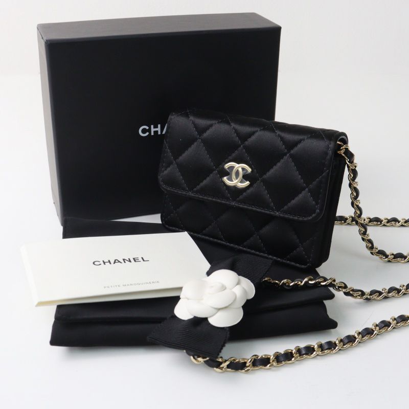 未使用 箱付き シャネル CHANEL サテン カメリア付きチェーンショルダーウォレット ブラック┃黒 肩掛けミニ財布【2400014930467】