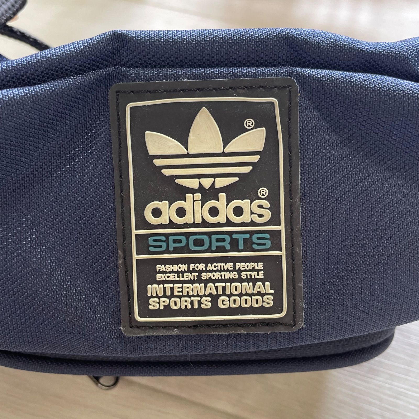 T-1452】90s adidas アディダス SPORTS ロゴ刺繍 ウエストバッグ 
