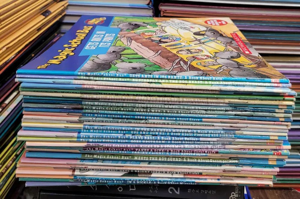 マジック スクールバス SCHOLASTIC 30巻セット 子供向けの本 中古本