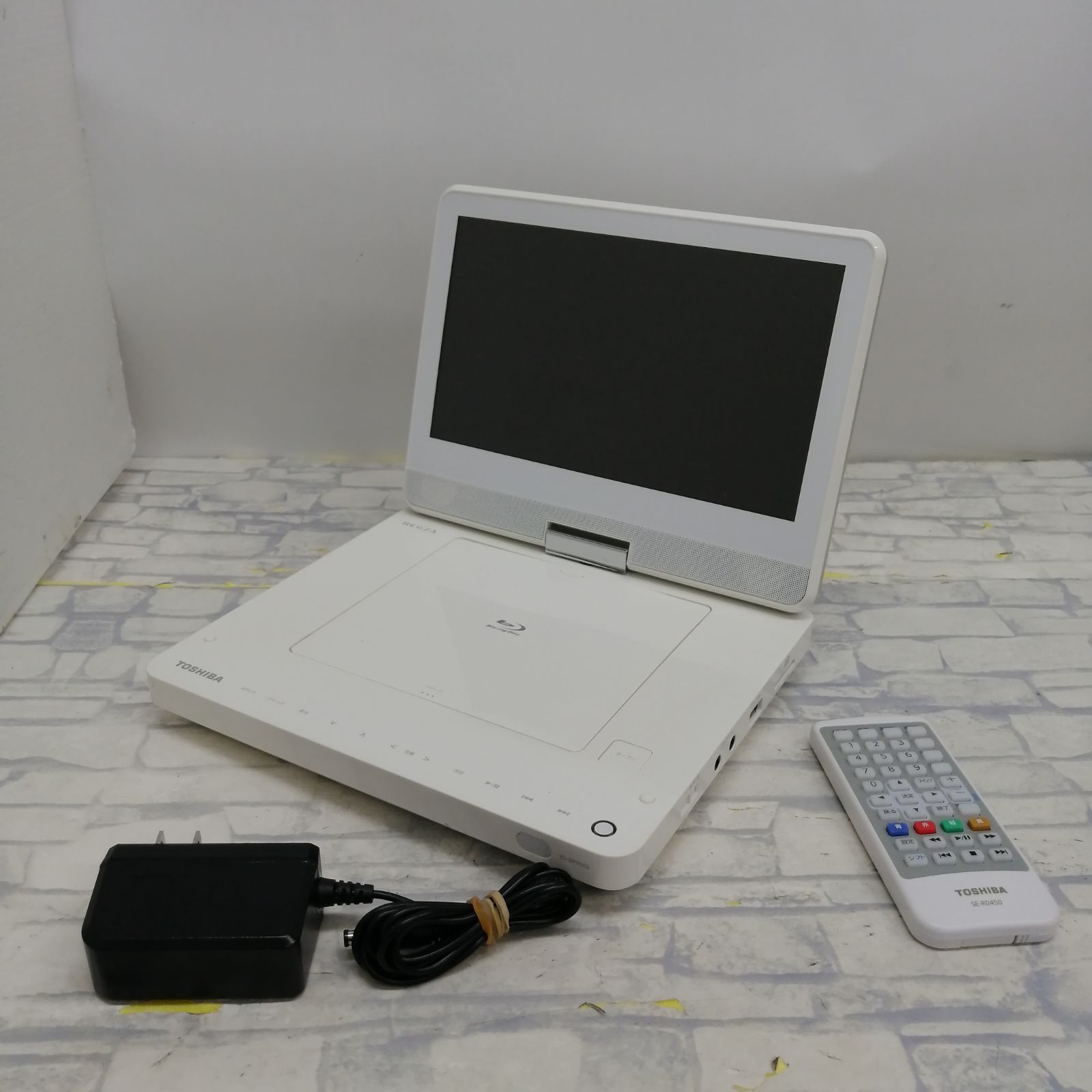 【動作品】TOSHIBA ポータブルBD.DVDプレイヤー SD-BP900S M2273-hhr2y