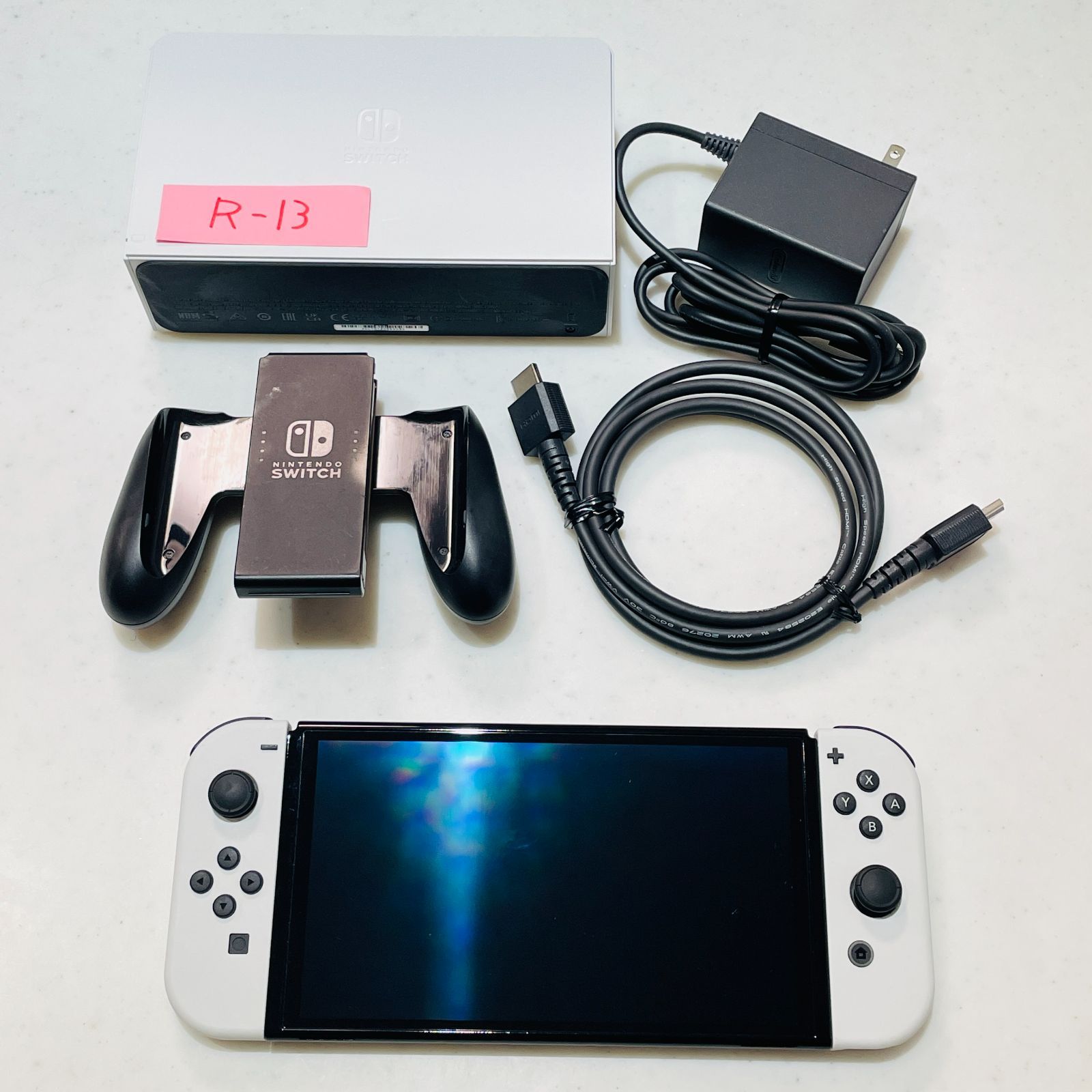 Switch 有機ELモデル ホワイト 2021年製 美品 動作確認済み 初期化済み 任天堂 ニンテンドースイッチ 本体 周辺機器一式