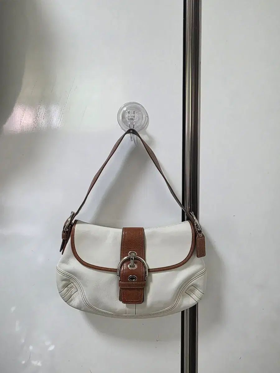 COACH コーチ ショルダーバッグ 白/ブラウン シーグリ cignature