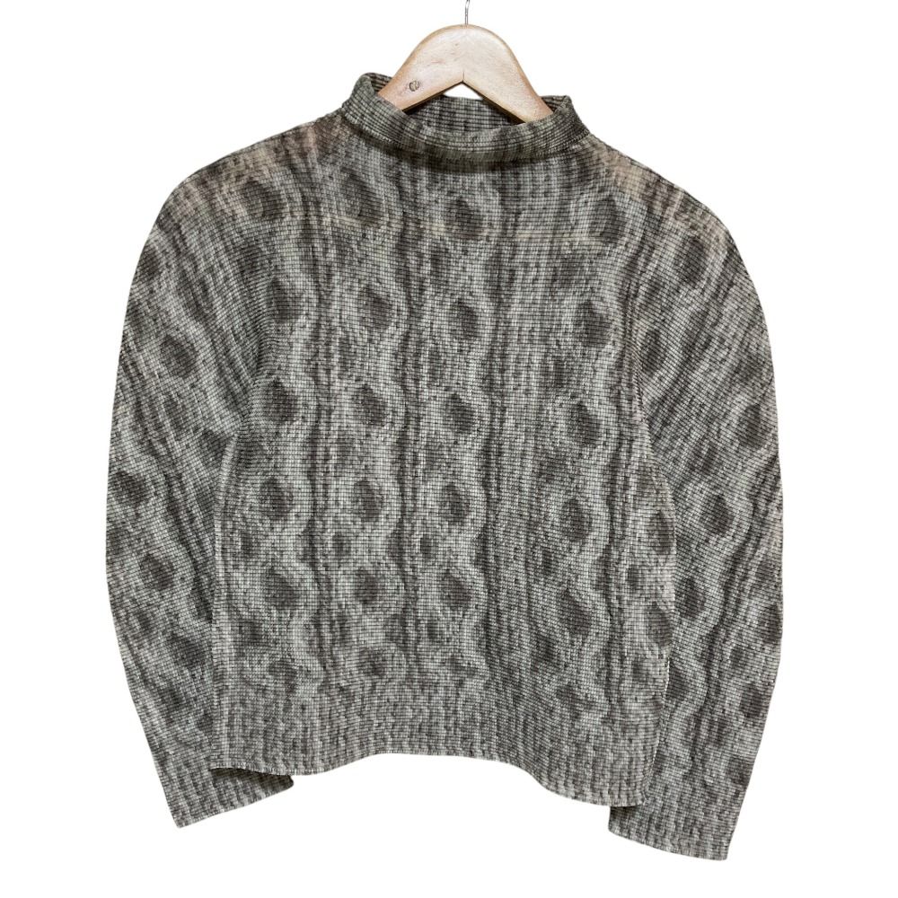 美品 23AW me ISSEY MIYAKE ミーイッセイミヤケ 転写プリント ハイネック プリーツカットソー ブラウス MI33FJ781 グレー レディース 古着 中古 USED