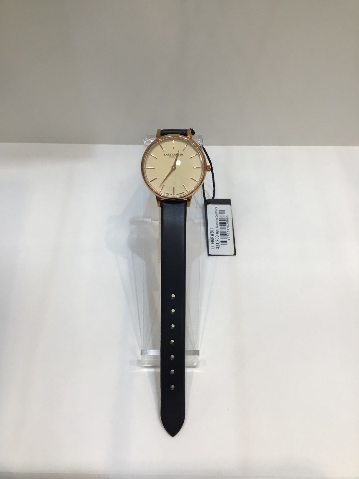 【アウトレット特価】LLARSEN エルラーセン 146RWBLL ラウンドウォッチ レディース腕時計 30mm ローズゴールドケース／シャンパンダイヤル／ブラックレザーベルト