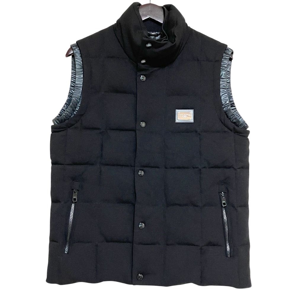 美品 25SS DOLCE&GABBANA ドルチェ&ガッバーナ ロゴプレート キルティング パテッドベスト G9ABGT サイズ44 ブラック メンズ 古着 中古 USED