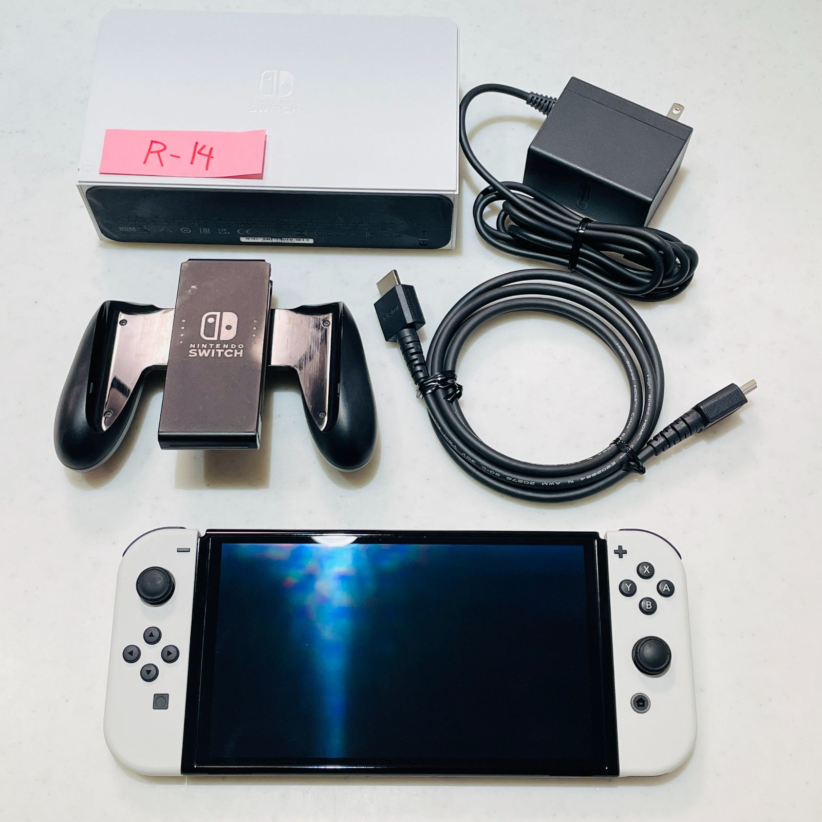美品 動作確認済み Nintendo Switch 有機ELモデル ホワイト 2022年製 初期化済み 画面傷なし ニンテンドースイッチ 本体一式セット